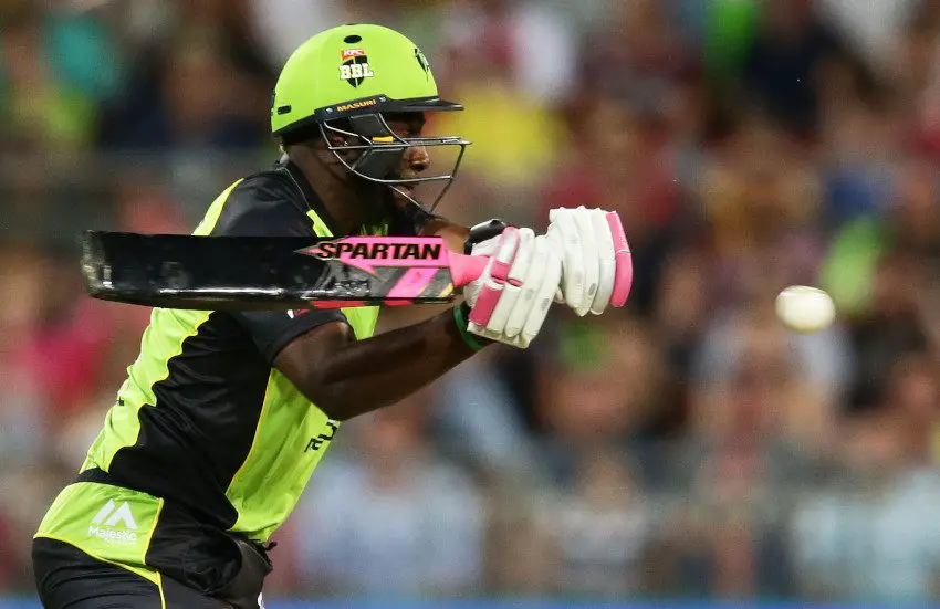 Andre-Russell-black-bat