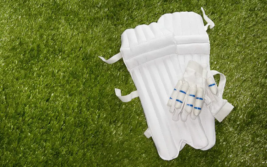 Clean-Cricket-Pads-feat