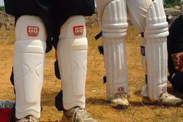 Types-of-Cricket-Pads