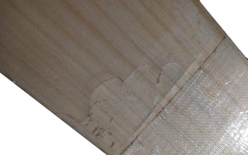 Cracks on Cricket Bat How to Repair a Cricket Bat Crack?