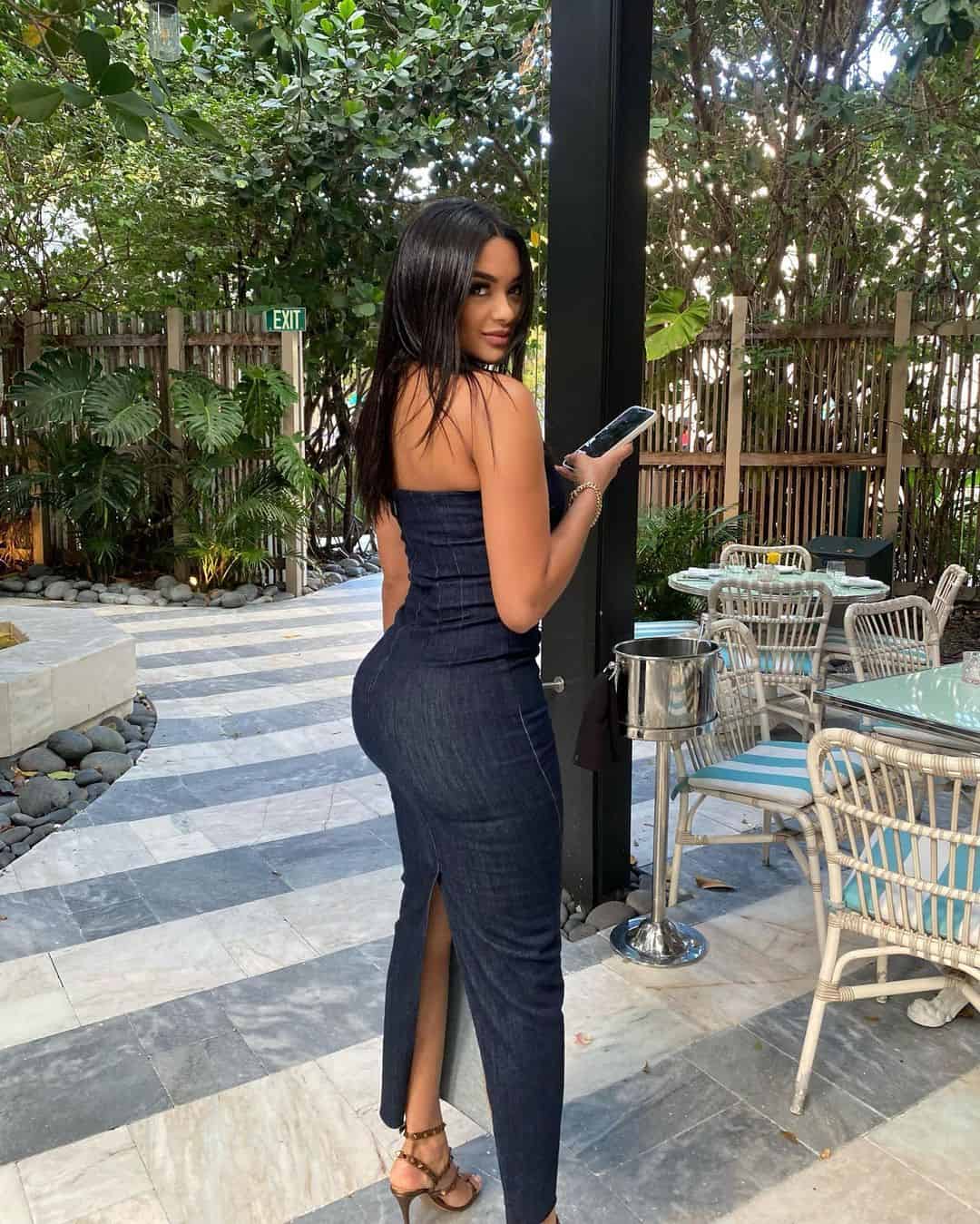 Who Is Andre Russell's Wife? - ItsOnlyCricket