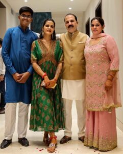 Ridhi Pannu with her family